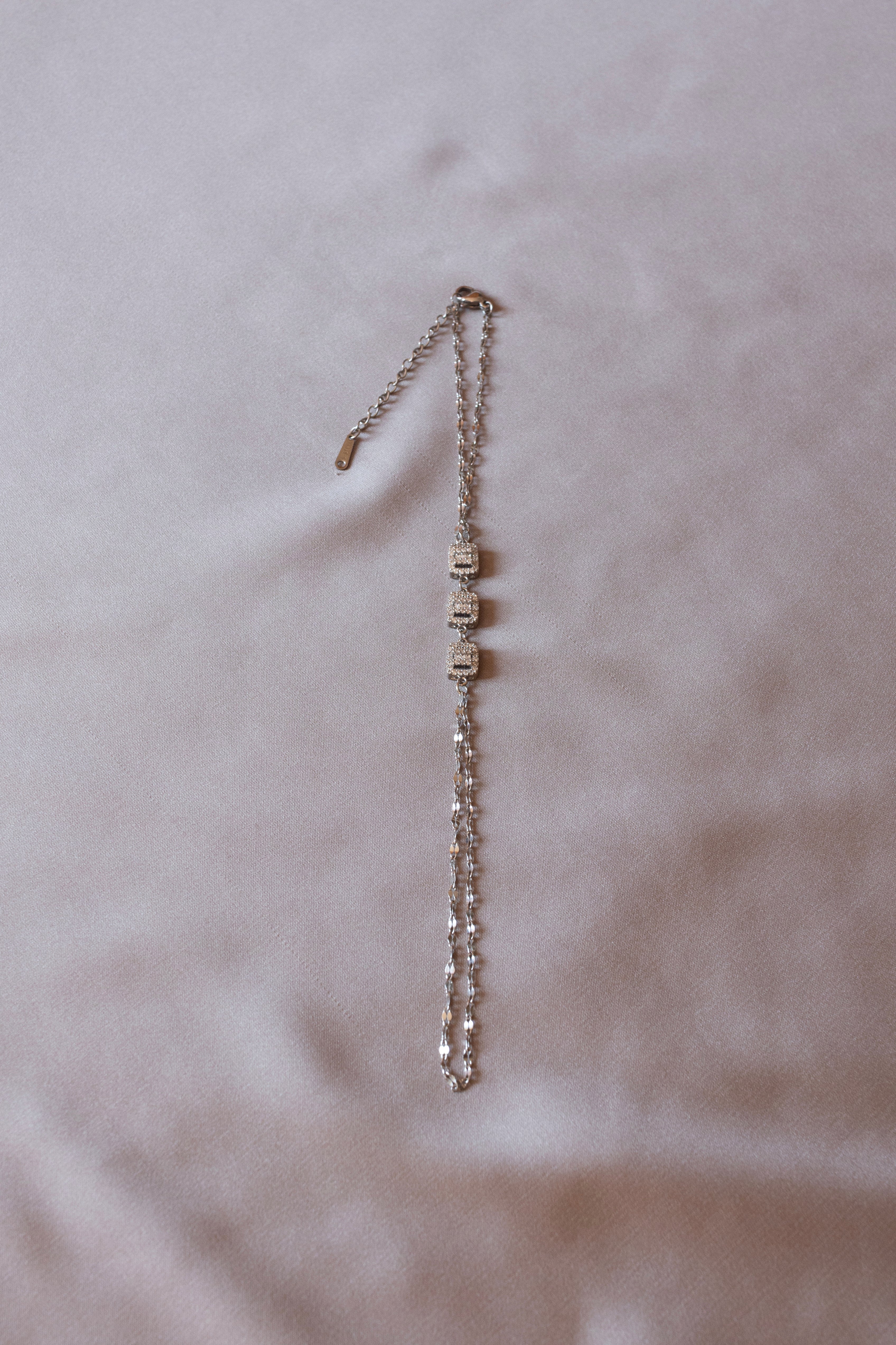 Triple Silver Gleam Şahmeran