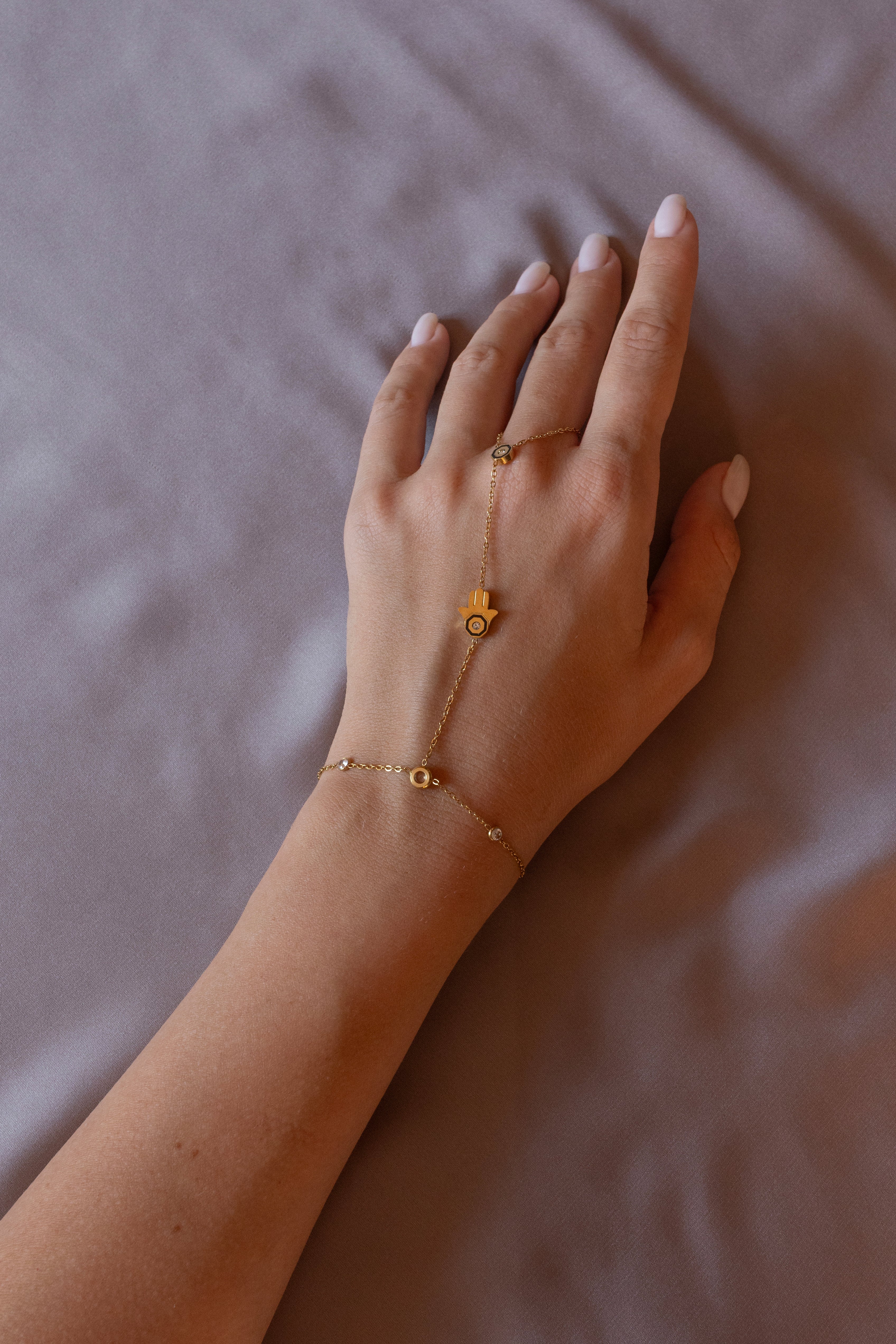 Hand of Blessing Gold Şahmeran